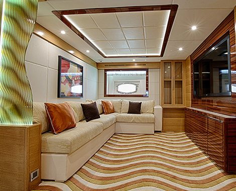 Rent-yacht-dubai-majesty75-5