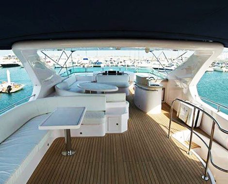 boats-rental-dubai-Majesty-101i-majesty88-2