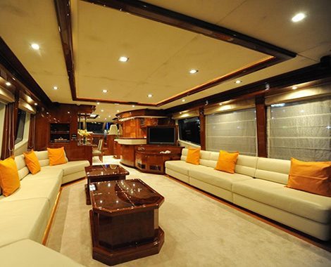 boats-rental-dubai-Majesty-101majesty88-3